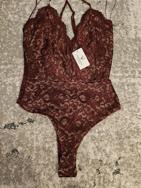 Windsor Tops - NWT Windsor Magenta Lace Plunge Bodysuit